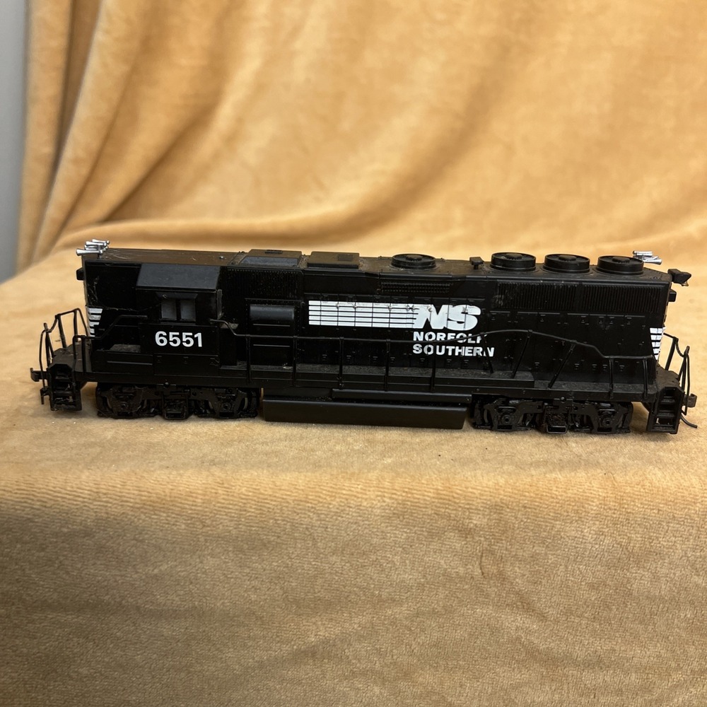 Bachmann HO Scale Norfolk Southern Diesel Locomotive 6551 Black Train Engine
